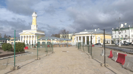 В центре Костромы перекрыли движение для всех видов транспорта