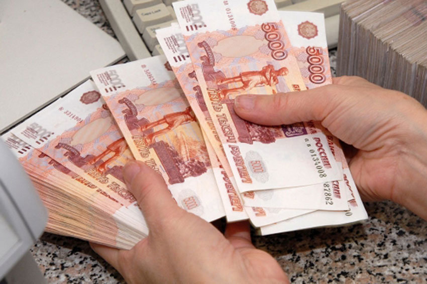 Сотрудница налоговой службы в Костромской области наворовала почти на миллион