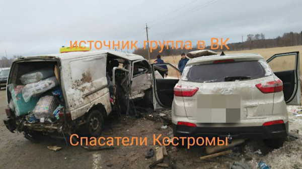 Комбинация из лысых и шипованных шин привела к аварии на дороге под Костромой