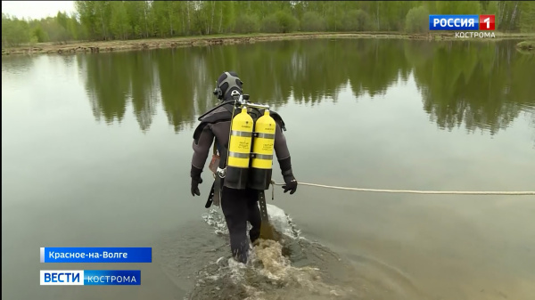 Водолазы-спасатели приступили к расчистке костромских водоемов