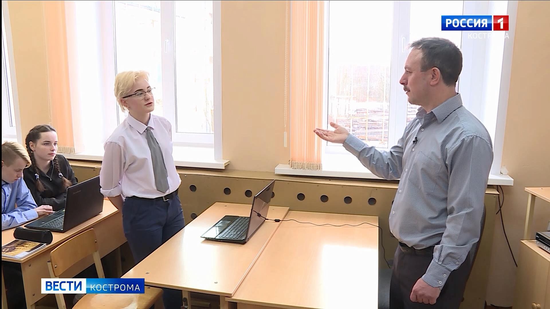 Астрономия, шашки, ОБЖ: директор школы под Костромой учит детей всему