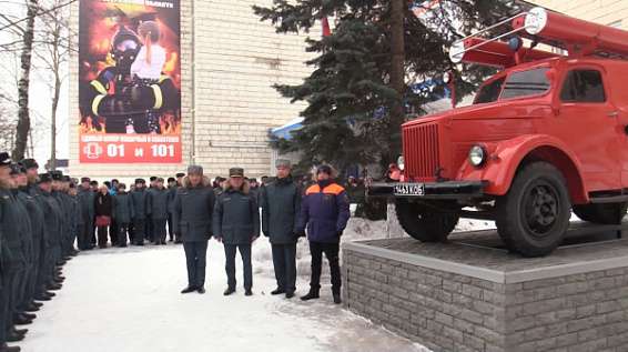Ко Дню спасателя в Костроме открыли памятник огнеборцам